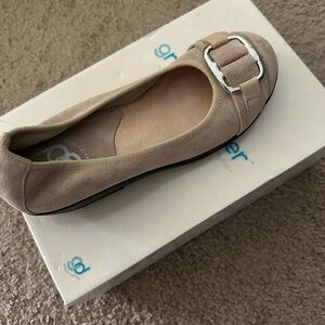Women's Gravity Defy-er Tan Flats with Buckle